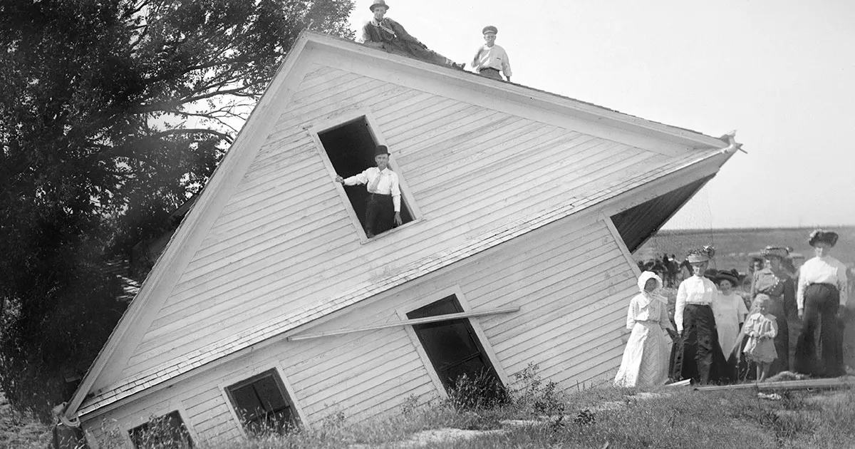 Sinkhole Claims Home in 1910