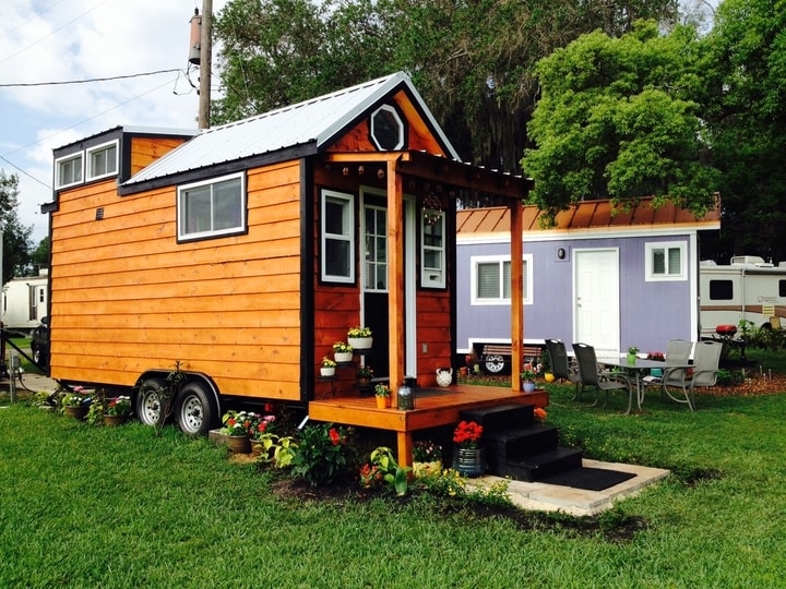 save money with tiny home