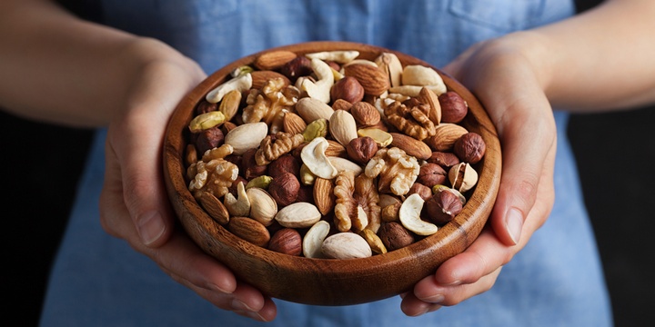 10 Simple and Easy Ways to Reduce Your Calorie Intake Plenty of protein in each meal