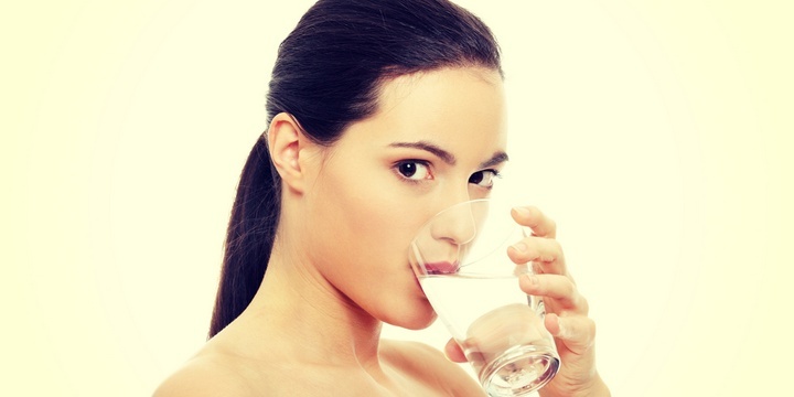 The Best Snacks for People Who Are Trying to Lose Weight Water