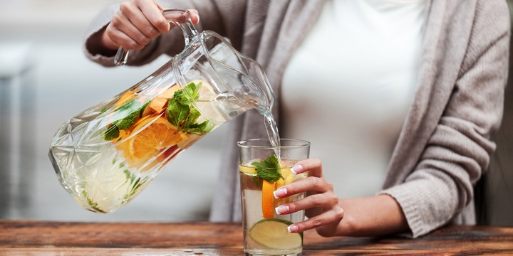 4 Reasons Why You Need to Drink Lemon Water protect yourself from the common cold